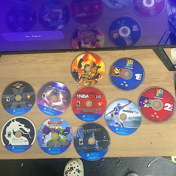 Sony PS4 pro 1tb, Controller, Headset,7 Games, Mortal Kombat X Dishonored,+More